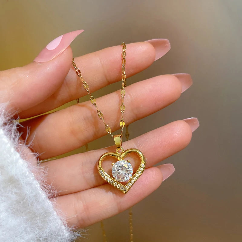 Golden Heart & Lips Necklace