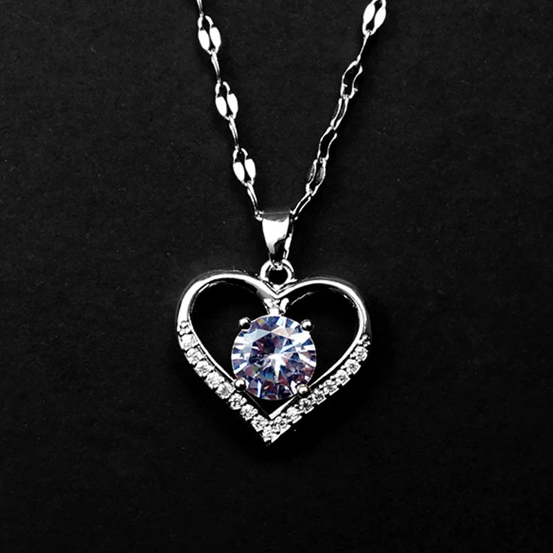 Golden Heart & Lips Necklace