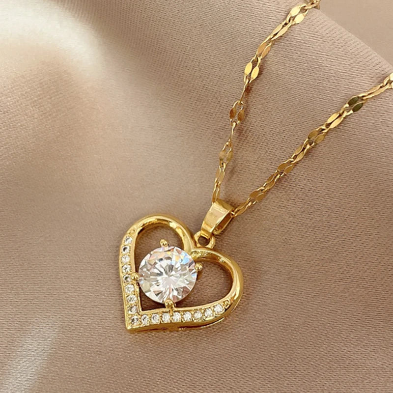 Golden Heart & Lips Necklace