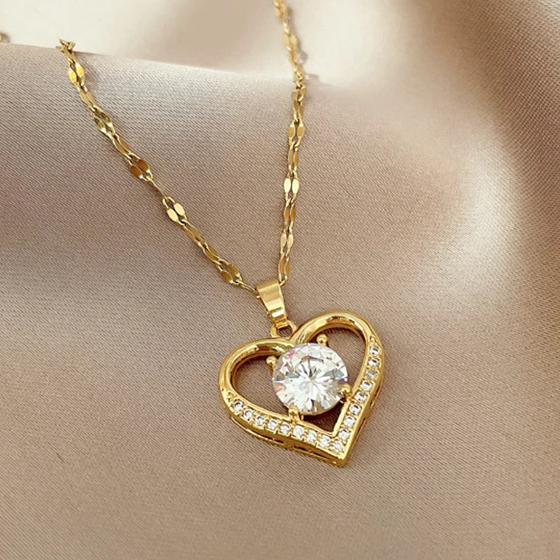 Golden Heart & Lips Necklace
