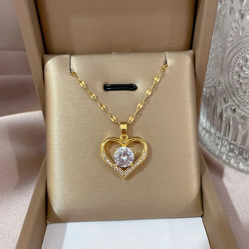 Golden Heart & Lips Necklace